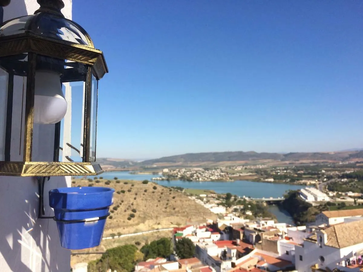 The Nest In The Old Town ile iletişim